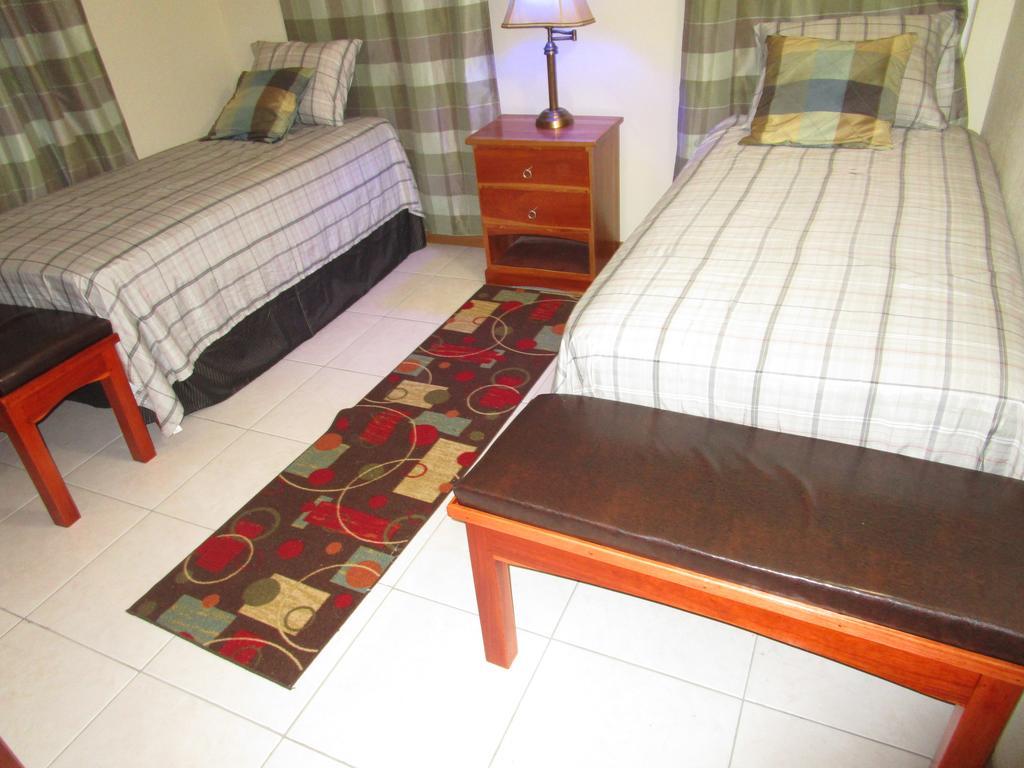 The Residence Portmore Apartments Exterior foto
