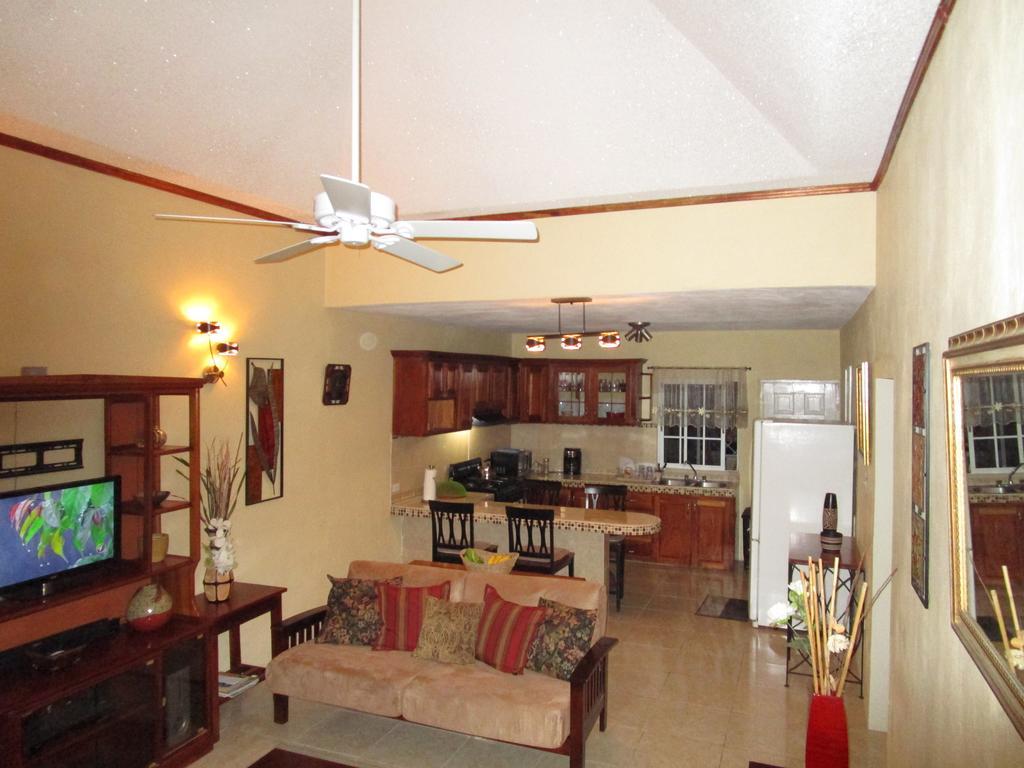 The Residence Portmore Apartments Exterior foto